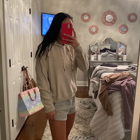 Cute Aerie hoodie! Just small on me! - Picture 2 of 2